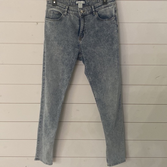 H&M stone washed skinny jeans. Excellent condition. Worn twice. Size 10. - Picture 2 of 4